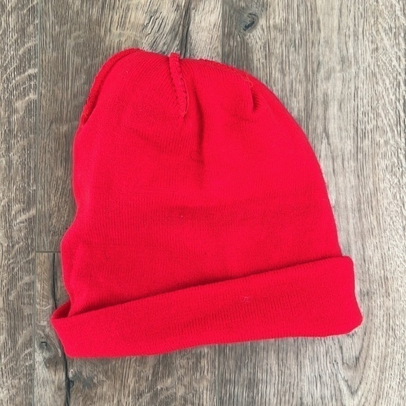 Stoli Pom Beanie Toque - Picture 4 of 4